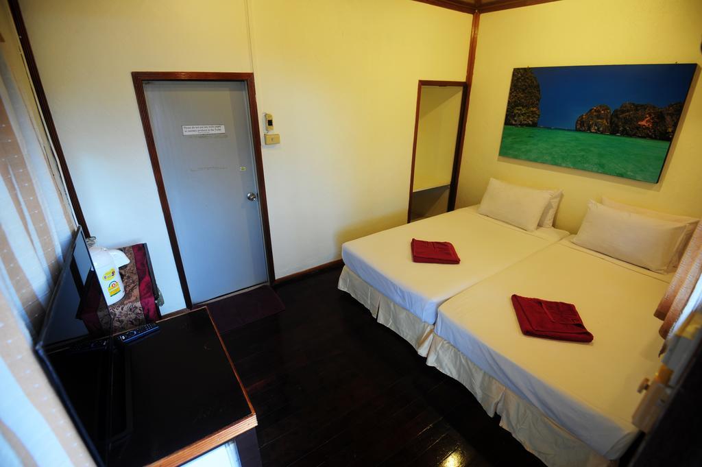 October Hostel Phi Phi Adaları Dış mekan fotoğraf