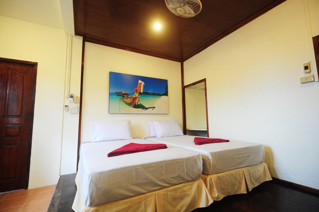 October Hostel Phi Phi Adaları Dış mekan fotoğraf