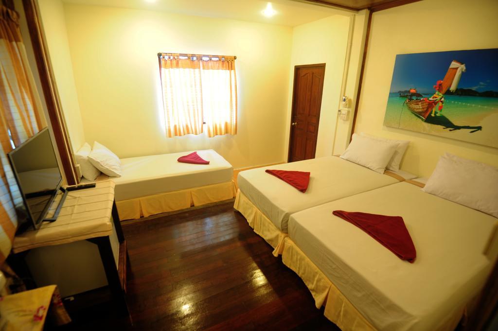 October Hostel Phi Phi Adaları Dış mekan fotoğraf