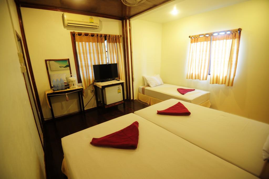 October Hostel Phi Phi Adaları Dış mekan fotoğraf